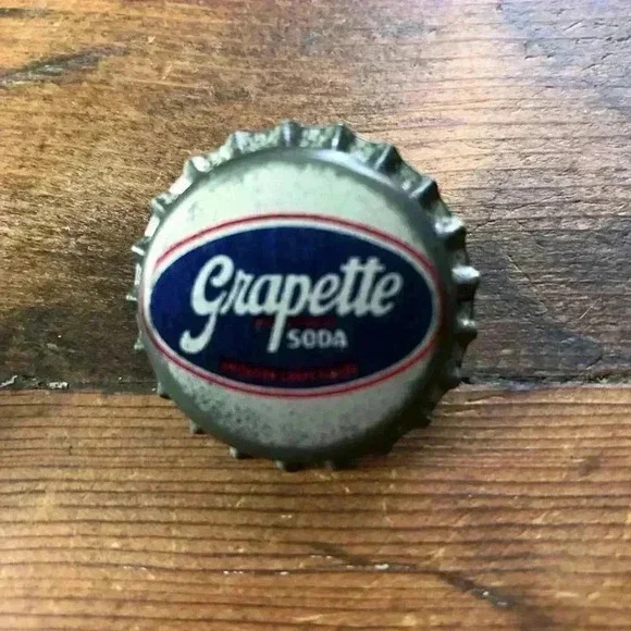 3 Vintage Bottlecap Pins Nifty, Jurk, Grapette - Picture 6 of 9